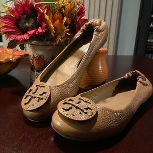 Tory Burch emblem flats